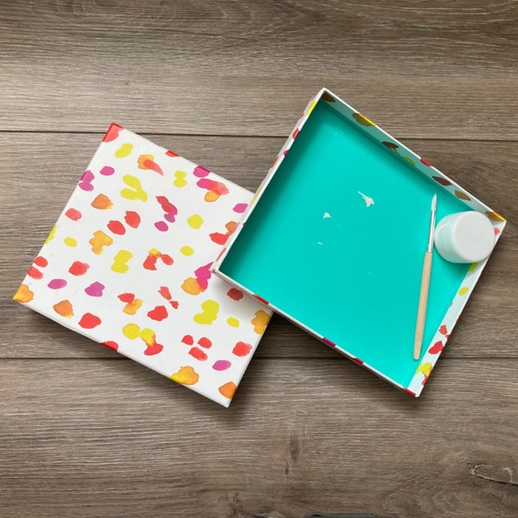 Lovevery Sorting Box, Paintbrush & Container - Picture 2 of 2